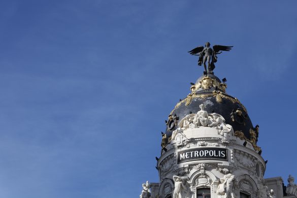 Reiseguide til storbyferie i Madrid, Gran Via, Metropolis